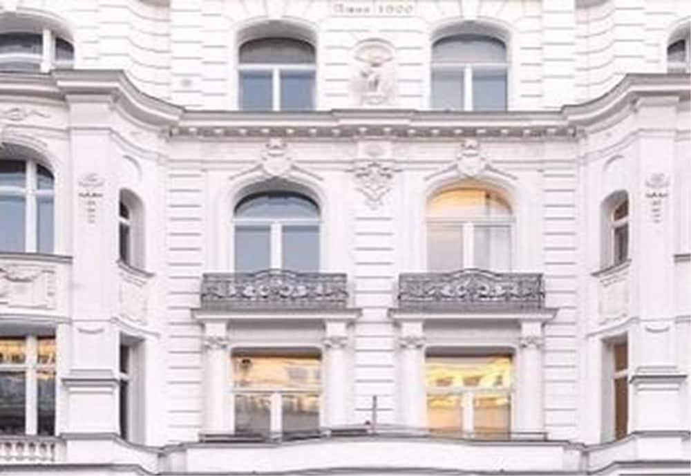 Hotel Pension Savoy Near Kurfuerstendamm Berlin Exterior photo