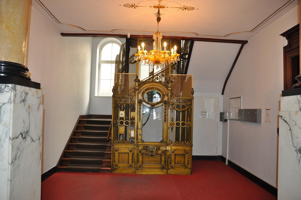 Hotel Pension Savoy Near Kurfuerstendamm Berlin Exterior photo