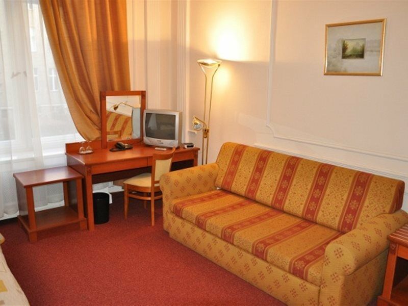 Hotel Pension Savoy Near Kurfuerstendamm Berlin Exterior photo