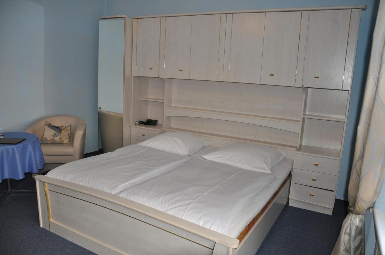 Hotel Pension Savoy Near Kurfuerstendamm Berlin Room photo
