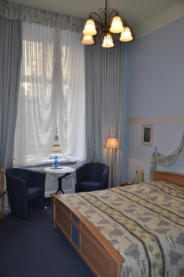 Hotel Pension Savoy Near Kurfuerstendamm Berlin Room photo